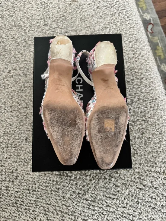 CHANEL Black and Pink Tweed Cap-Toe Slingback Mules - Picture 6 of 7